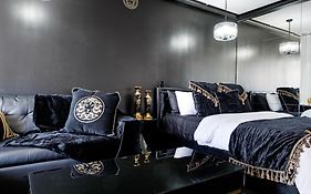 Medusa'S Luxe Retreat - Prime Surfers Paradise Spot